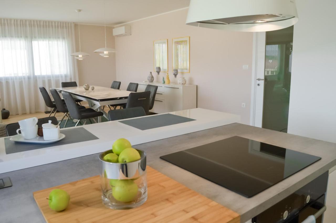 Rova Apartment Малинска Екстериор снимка