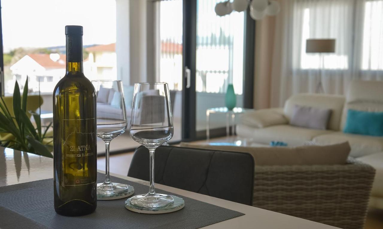 Rova Apartment Малинска Екстериор снимка