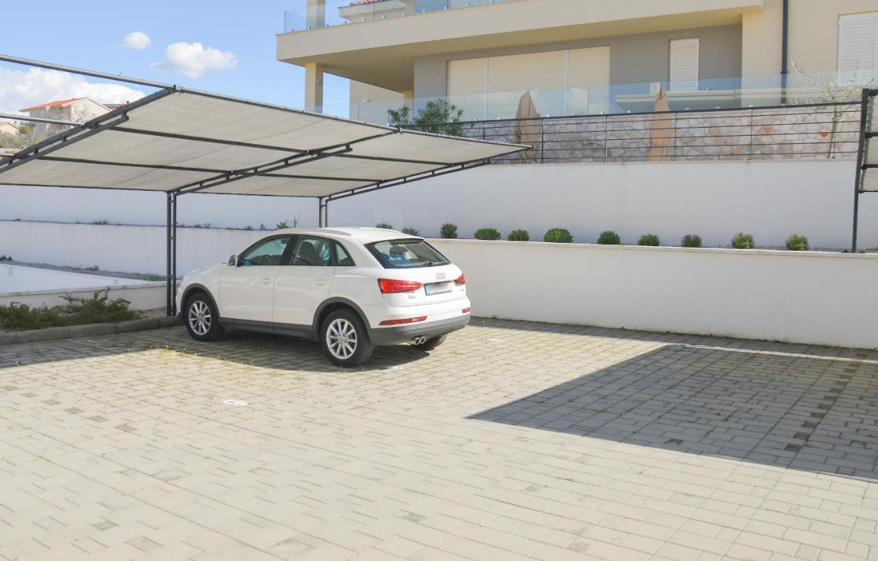 Rova Apartment Малинска Екстериор снимка